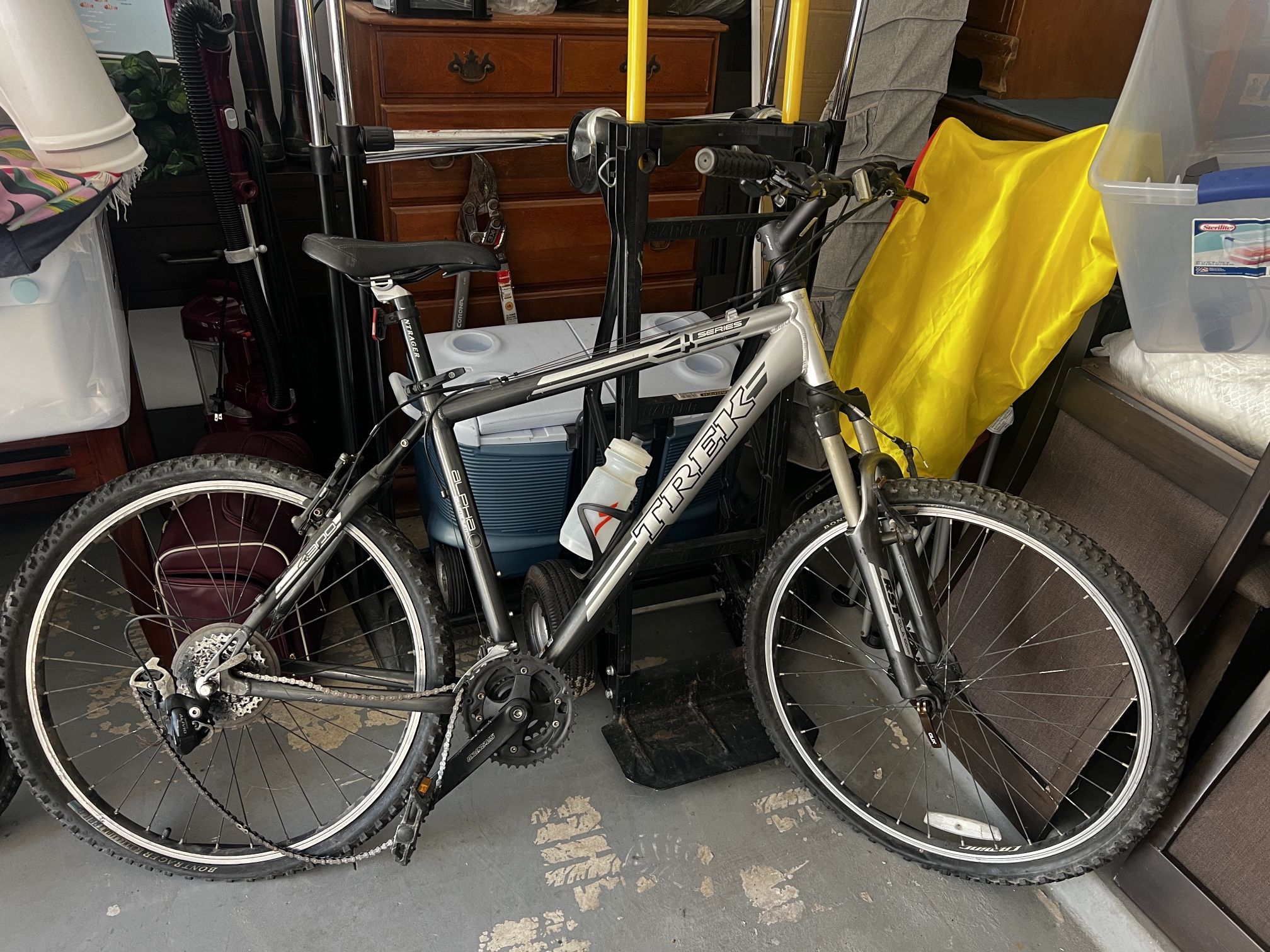 TREK 4500 Mountain Bike