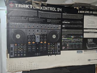 TRAKTOR KONTROL S4