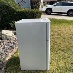EUHOMY Mini Fridge with Freezer, 3.2 Cu.Ft Compact Refrigerator