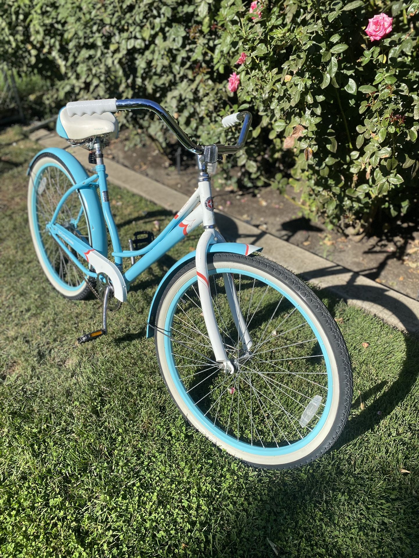 Schwinn Women's Schwinn 26 Legacy Cruiser Blue Schwinn Legacy