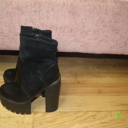 Black Wedges