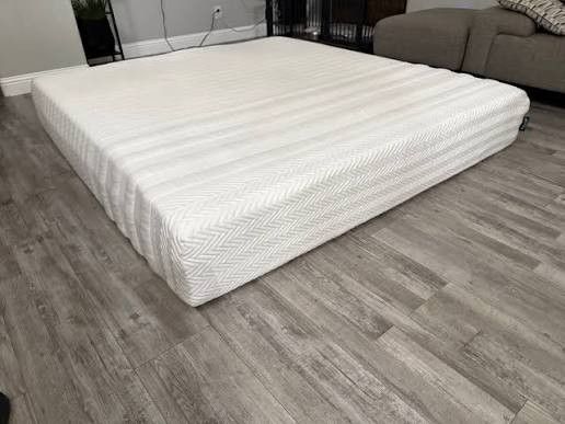 Leesa Legend Hybrid King Mattress & Foundation