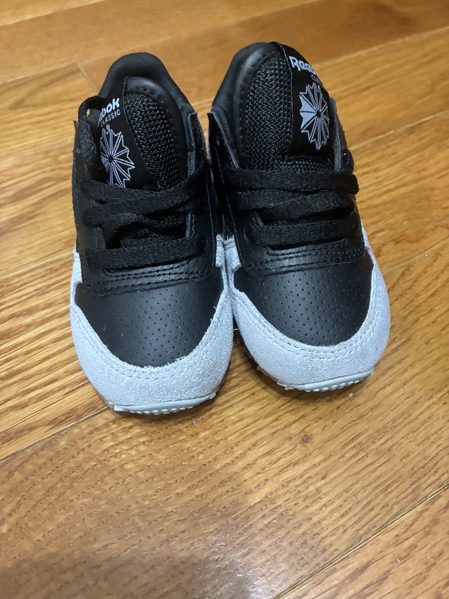 Kids Reebok Classic Sneakers - Black Gray US Size 5C Boys Girls Unisex Shoes
