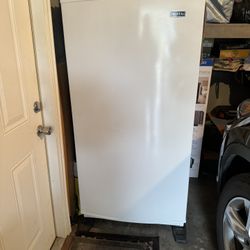 Freezer-Maytag 