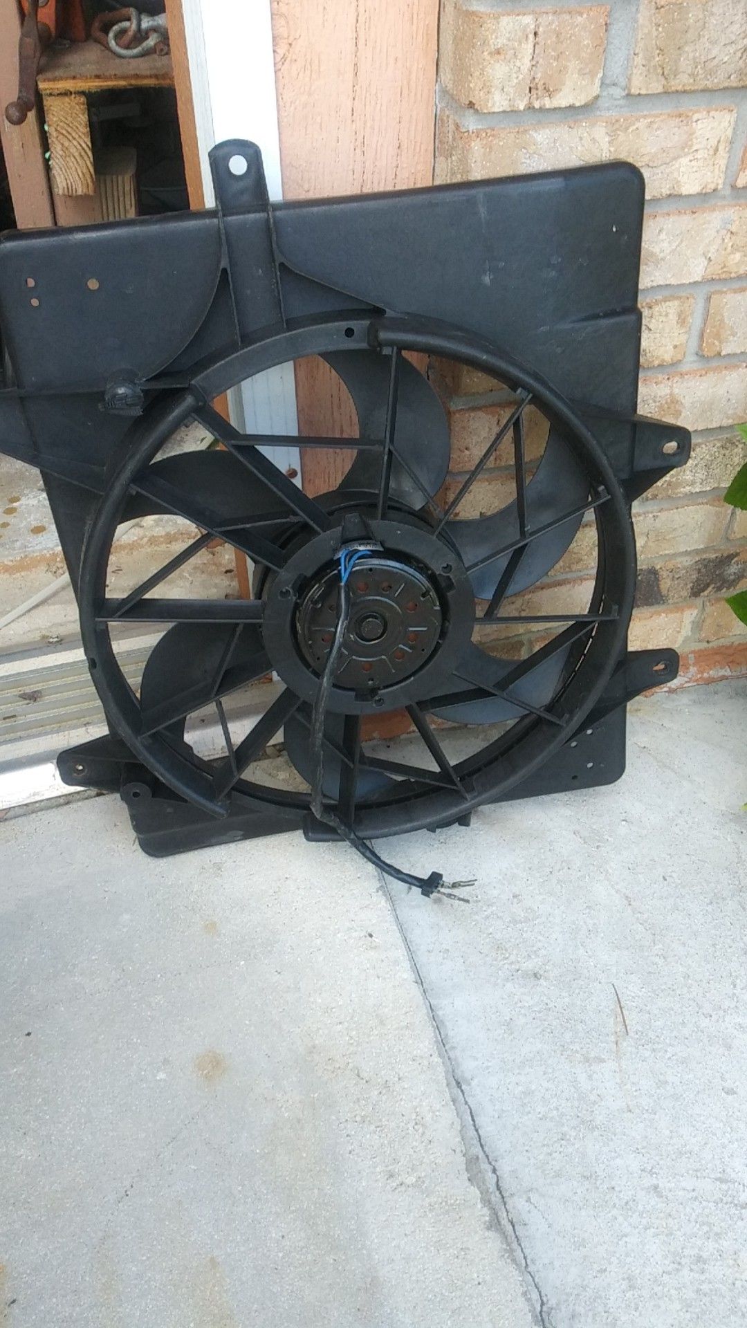 cooling fan for 2002 PT Cruiser