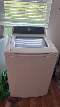White Frigidaire Washer