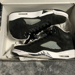 Jordan 5 Moonlights Size 9.5