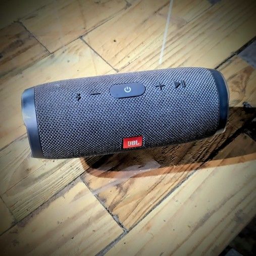 JBL CHARGE ESSENTIAL