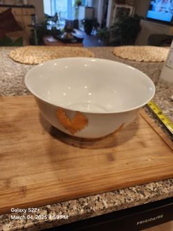 Pretty Decorative Bowl, White And Gold