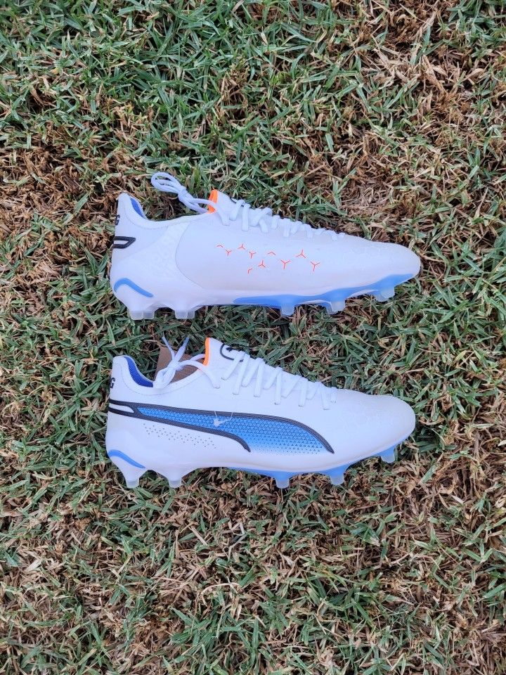 (Women's) Puma Women King Ultimate Firm-Ground FG White/Blue