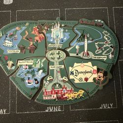 Disney 2000 Cast Disneyland Atlas Lands Map 6 Puzzle Jumbo Pin Set LE 1500