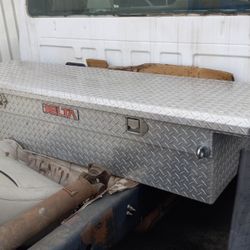 Tuck Tool Box
