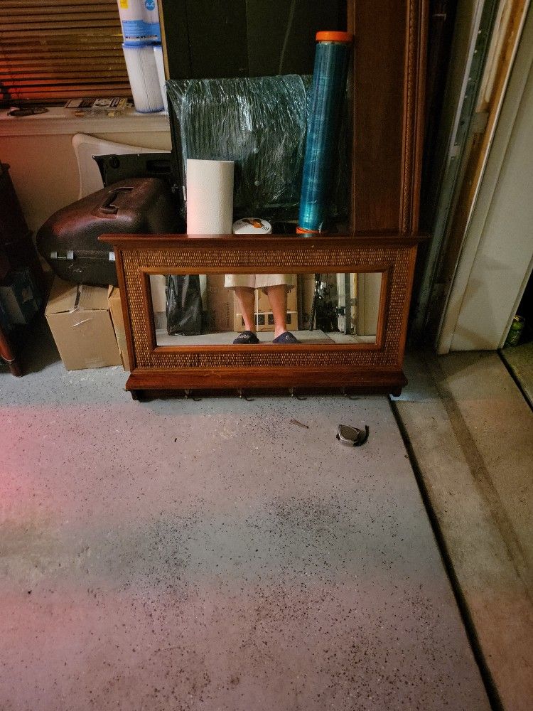 Coat/Key Rack W Mirror