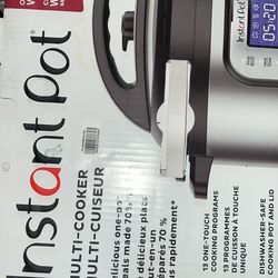 Instant Pot Duo Evo Plus 9 in 1 electrici pressure cooker. New, box opened, never used.