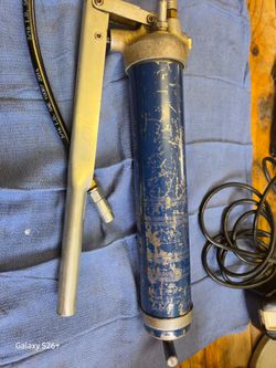 LINCOLN GREASE GUN LIKE NEW