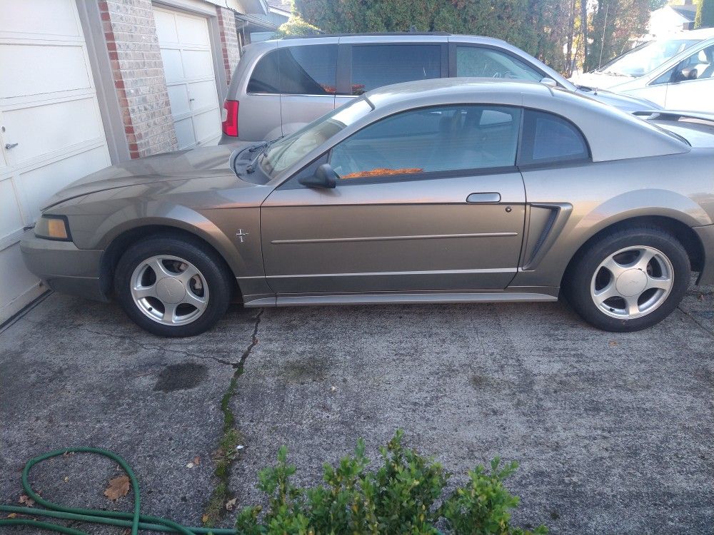 2002 Ford Mustang