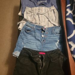 Ladies/juniors Clothing Bundle