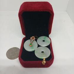 Special.pretty Lot Grade A High Quality Jade Jadeist Green Emerald High Translucent  Donut Jade Pdnt safety Healing Stone Good Luck Size 22mm_23mm