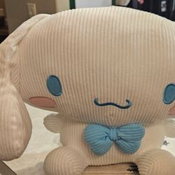 Giant Cinnomenrol Plush