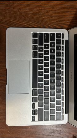 Apple MacBook Air A1465 for Sale in Gaithersburg, MD - OfferUp