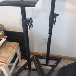 studio monitor stands 