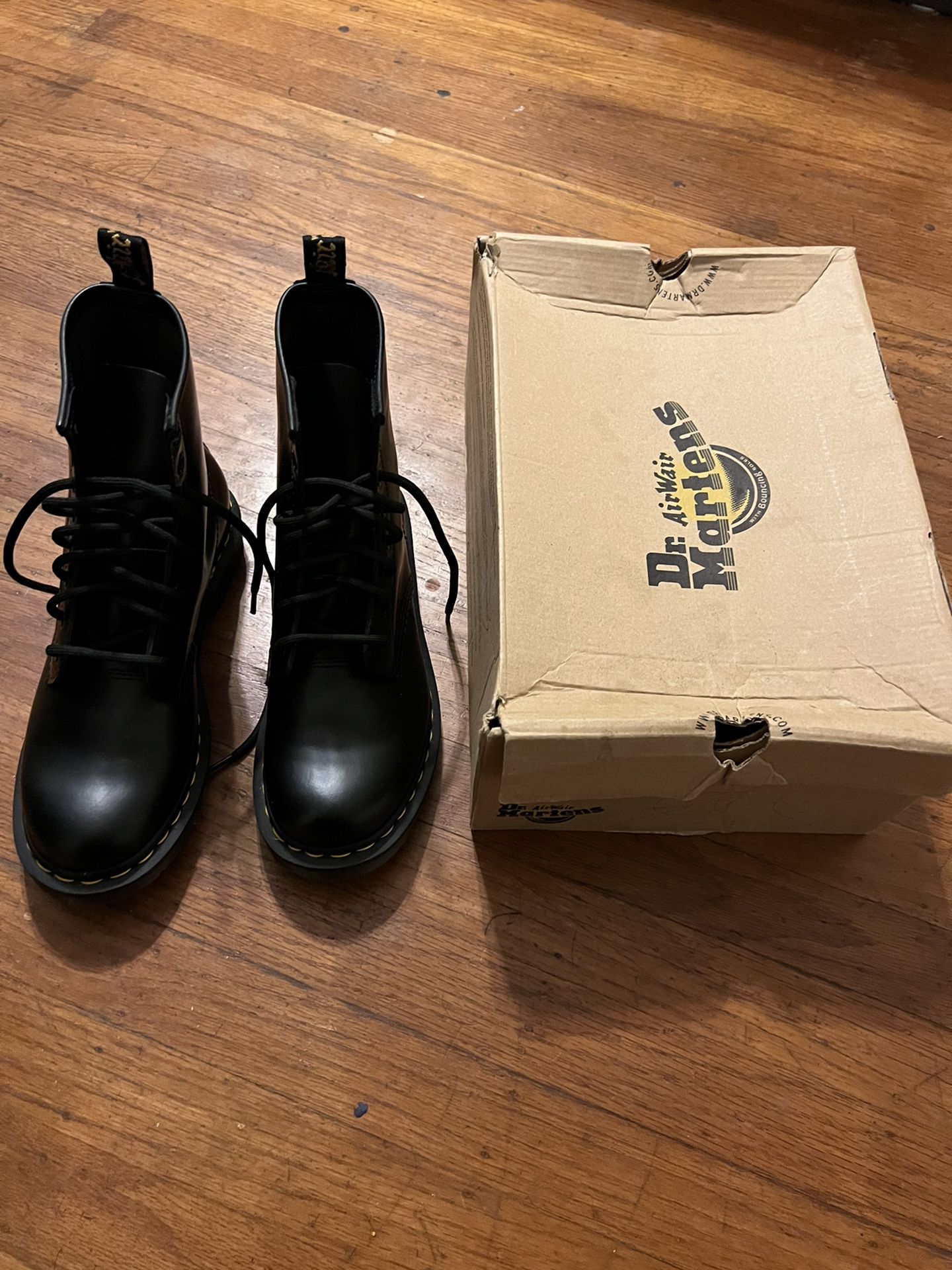 Dr Martens  Boots     Size 7   Womens 