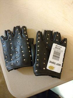 Leather gloves