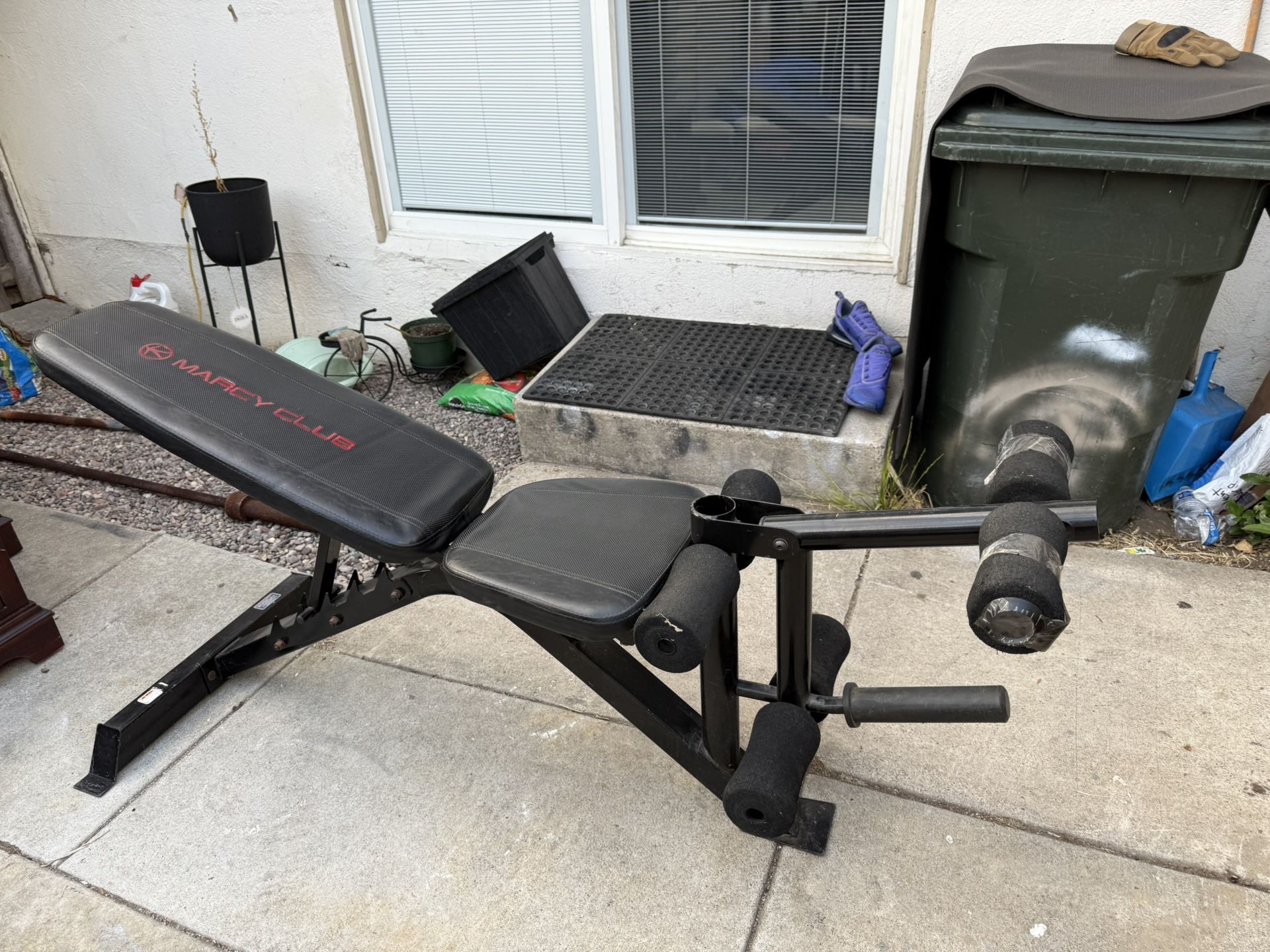 Weight Bench With Leg And Preacher Curl 