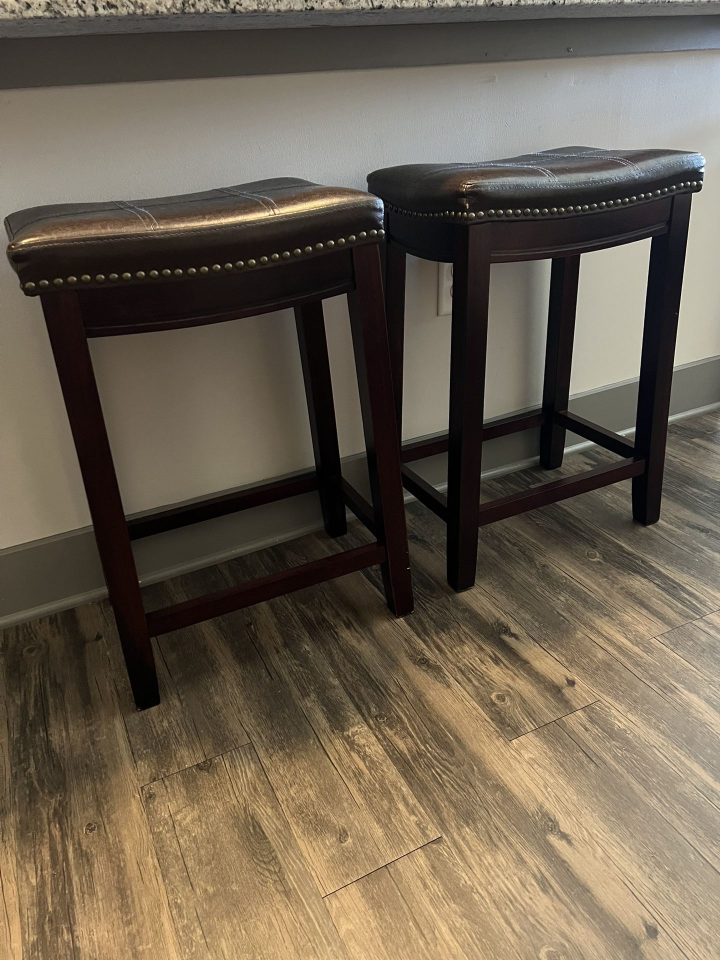 2 Bar Stools
