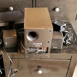 Like New Cambridge Soundworks Audio Systems With An Original Packaging Bag