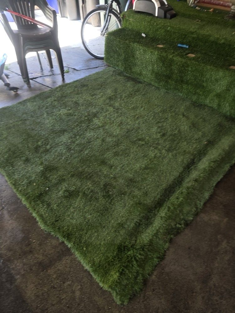 2 Pedasos Pasto Artificial Grueso.. THICK Artificial Grass 2 Pieces 6x6 Each