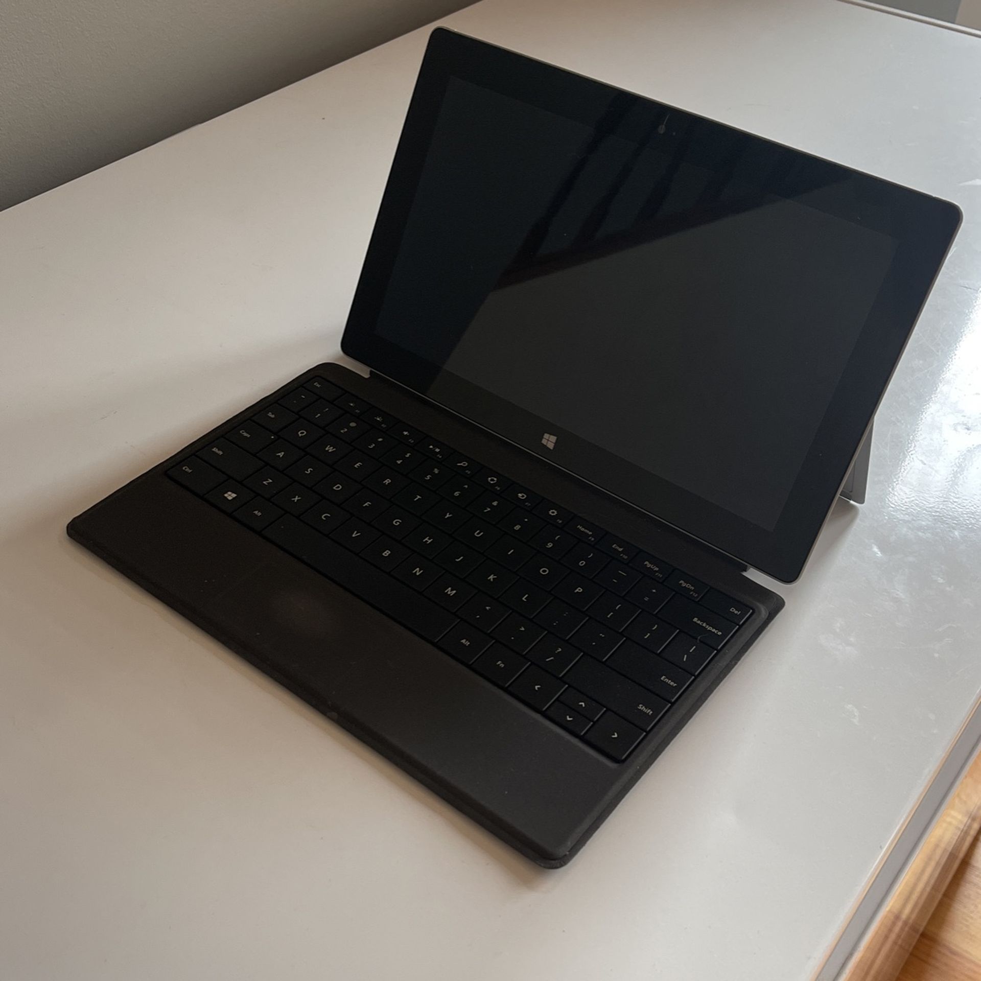 Microsoft Surface W/ Keyboard
