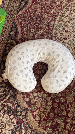 Baby nursing pillow