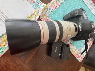 Canon 7d & Canon EF 100-400mm f4.5-5.6L IS I USM Lens w/hood