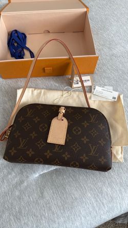 Louis Vuitton Tag Me Pouch
