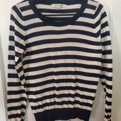 Woman's Crew Neck Top