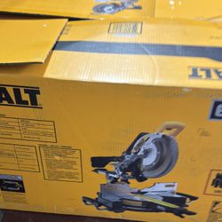 DEWALT 60V Lithium-lon 12 in. Cordless Sliding Miter Saw Kit with 9.0Ah Battery Pack