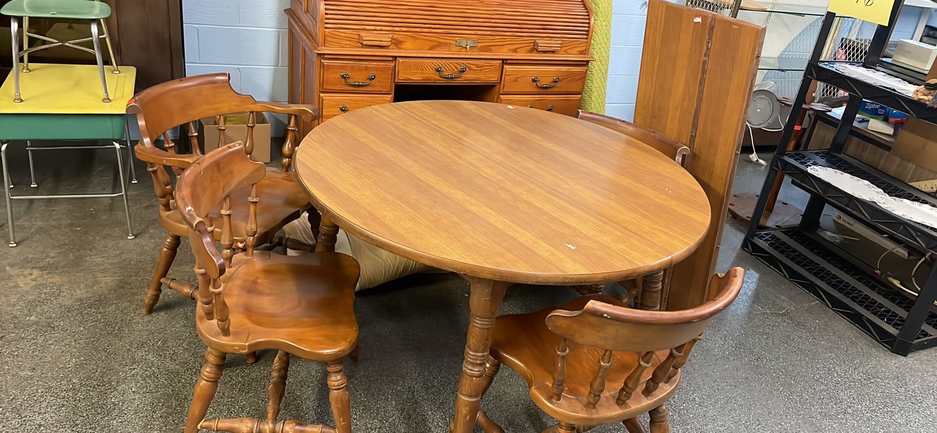 round maple table