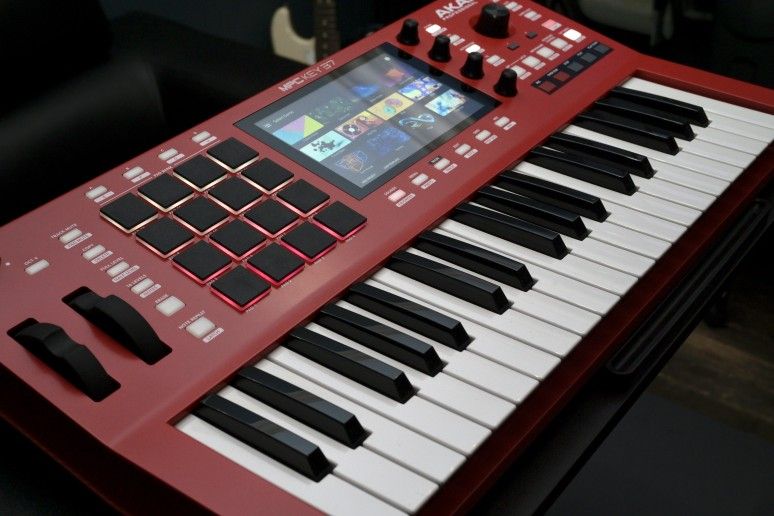 Akai MPC KEY37
