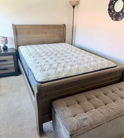 Full size bed