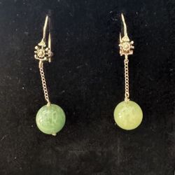 Vintage 14K Yellow Gold Jade Ball Drop Dangle earrings  In good condition 4.83g