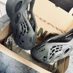 Original Adidas slide foam runners