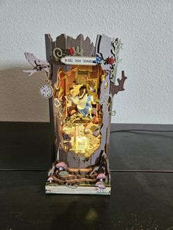 RoLife Book Nook Fall Into Wonder