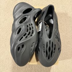 Adidas Yeezy Foam RNR 'Onyx' (2022/2024) Size 7
