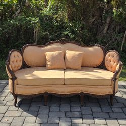 French Provincial or Louis XV-style Carved Wooden Settee/Sofa