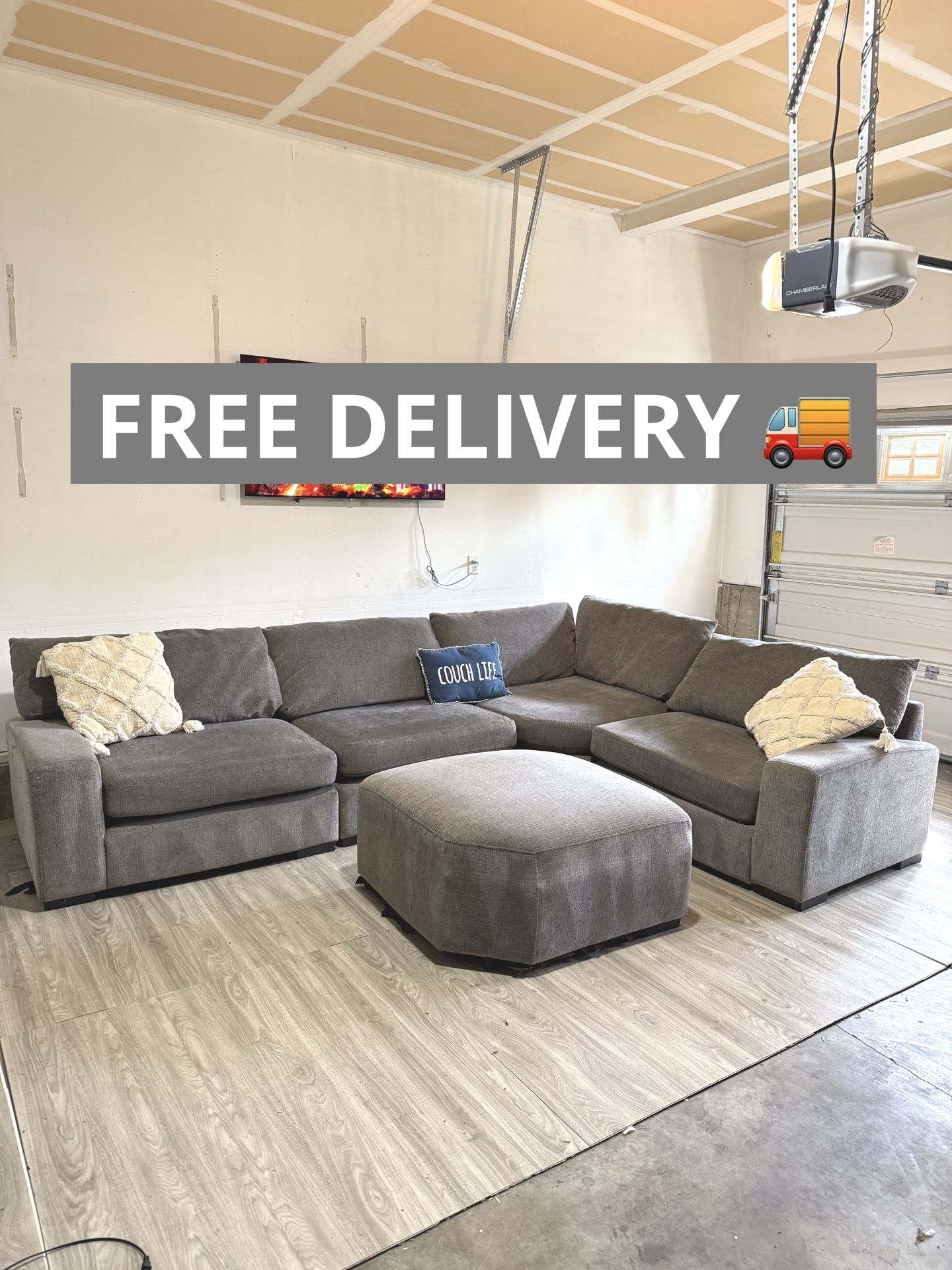 Large Gray Sectional Couch 🛋️- Free Delivery 🚚