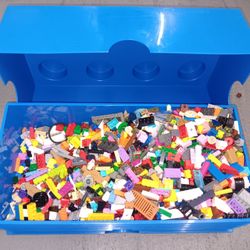Creative FUN In A Box!!! Tons OF LEGOS!