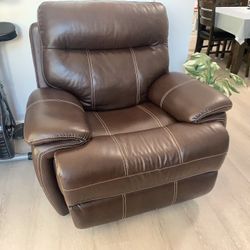 Single Faux Leather, Power Lift Electric Recliner Sofa, with USB charger! 