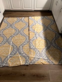 Set of 2 Shower Curtains/sheers
