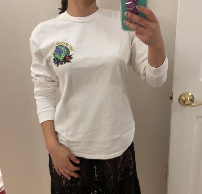 Obey women’s graphic top. Xs